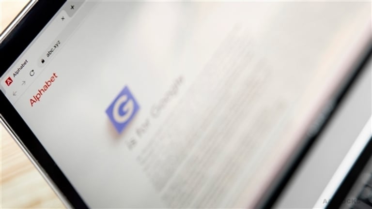 AI-Driven Search Boom Boosts Alphabet, Reddit, Meta; Meta Seen as Undervalued