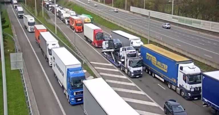 Major Roadworks on Brussels E40: Nighttime Closures and Detours Expected to Cause Traffic Disruptions