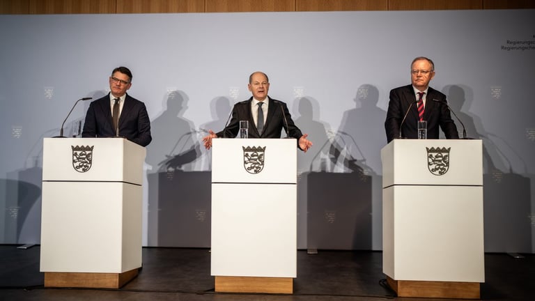 German Leaders Reaffirm Clampdown on Illegal Migration, Debate Asylum Policy Urgency