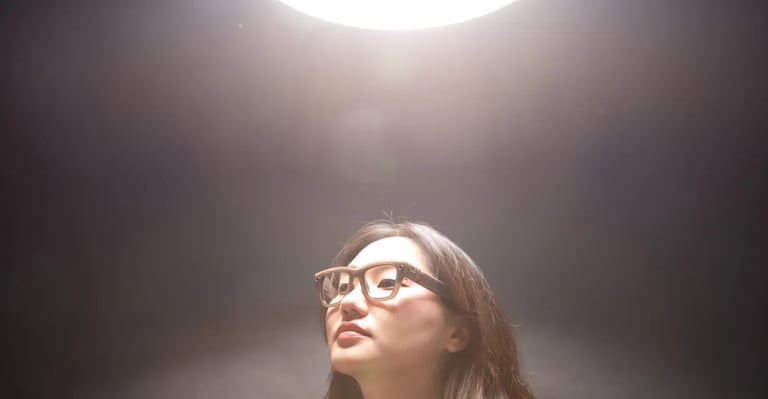 AR Glasses Navigate Vatican's Labyrinth, Highlight Tourist Mode Potential Despite Privacy, Battery Concerns