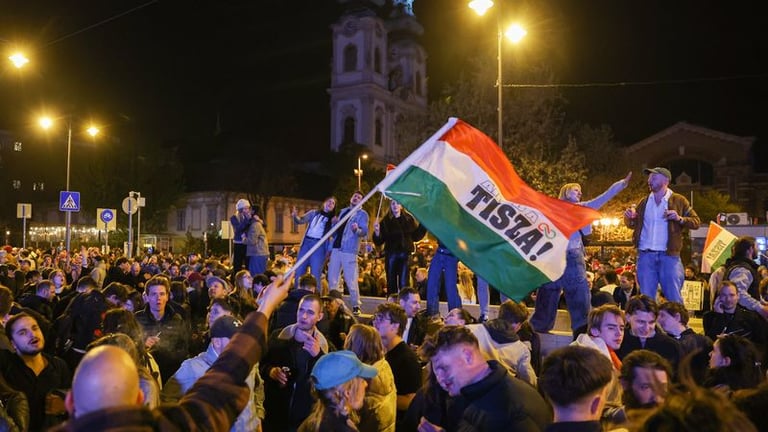 Ukraine Lifts Travel Advisory on Hungary, Seeks Improved Ties with New Leadership in Budapest