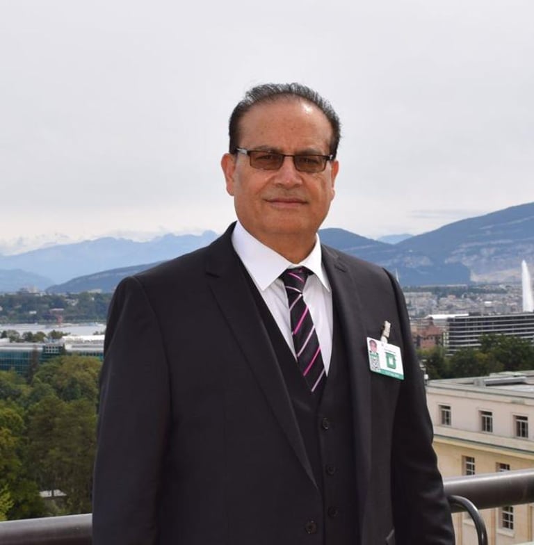 U.S.-China Trade War Escalates: Trump's 100% Tariff Sparks Global Economic Turmoil and Diminishing U.S. Influence