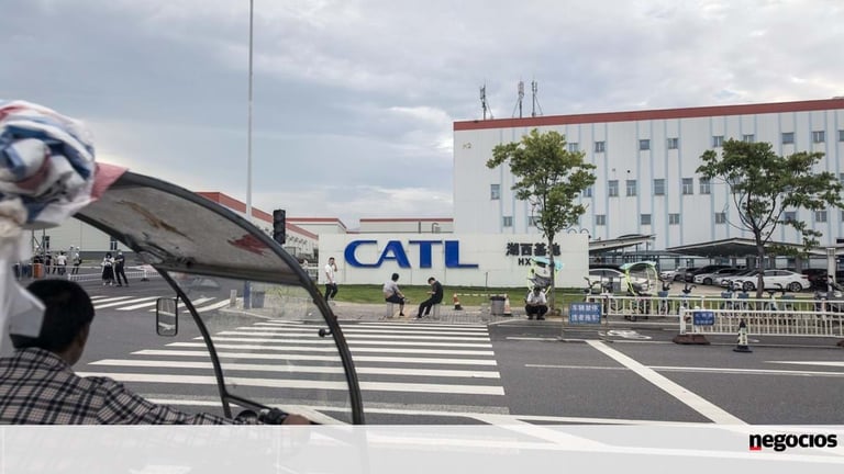 CATL Unveils 5-Minute Charge Battery, Charging Ahead of Competitors