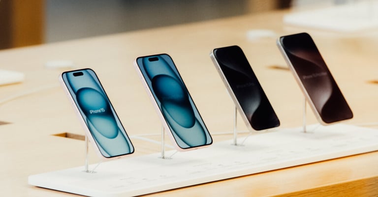 Apple Eyes Google's AI for iPhone Revamp Amid Competition Heat