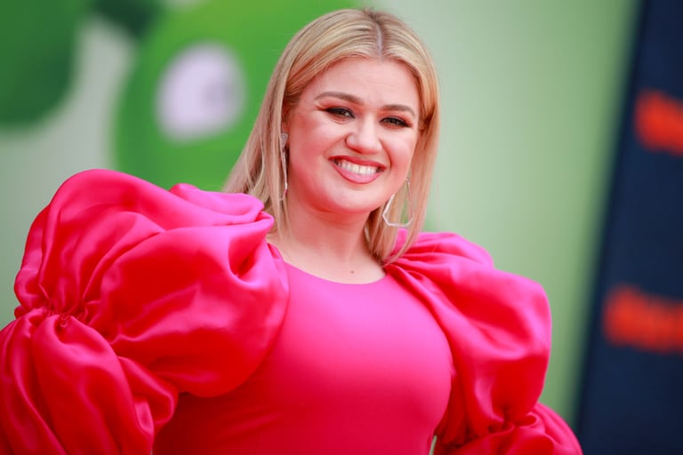 Dolly Parton Remembered: Music Icon's Warmth and Influence Honored by Kelly Clarkson and Industry Tributes