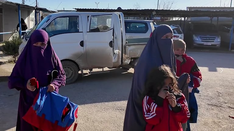 Syrian Authorities Halt Repatriation of Australian Women and Children Amid Political Tensions