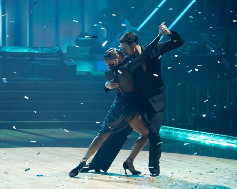 Robert Irwin and Witney Carson Shine in DWTS Semifinals with Near-Perfect Scores