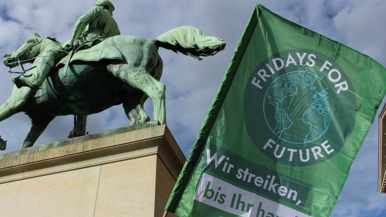Thousands Rally in Germany, Demand Urgent Climate Action Ahead of Bundestag Elections