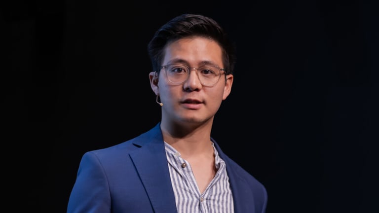 AI Mimics Evolution: Scientists Use 300 Billion DNA Letters to Revolutionize Genomic Medicine