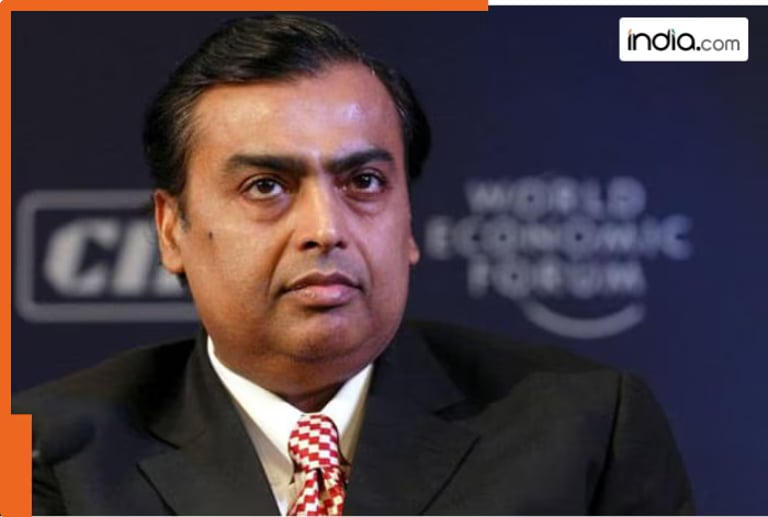 Mukesh Ambani Urges Students to Balance AI and Intellect, Announces World's Largest AI Data Center