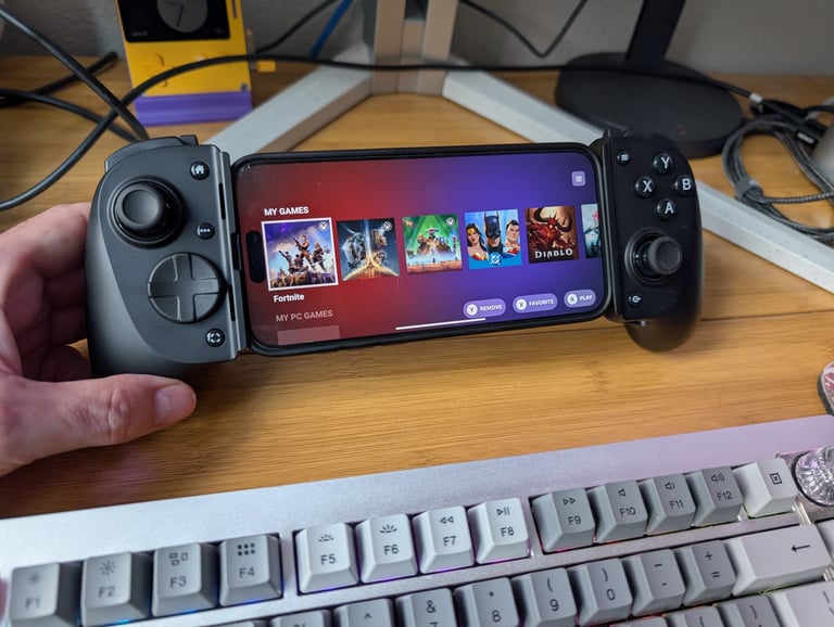 Razer Launches Kishi V3 Series: Advanced Mobile Gaming Controllers for Tablets and Phones