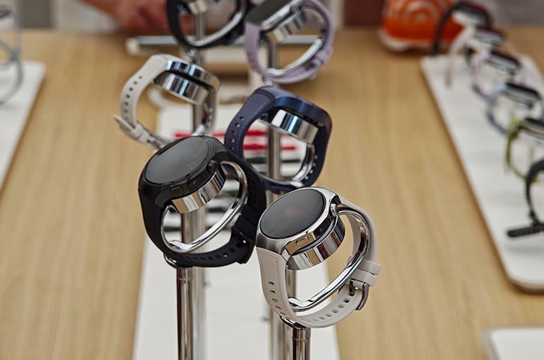 Huawei Launches AI-Powered Watch 5 and Pura 80 Series with HarmonyOS 5
