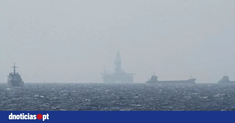 French Navy Intercepts Suspected Russian 'Ghost Fleet' Tanker Evading Sanctions Near Réunion