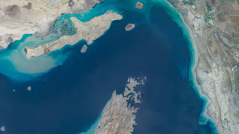 Gulf States Seek Energy Resilience: New Routes Bypass Strait of Hormuz