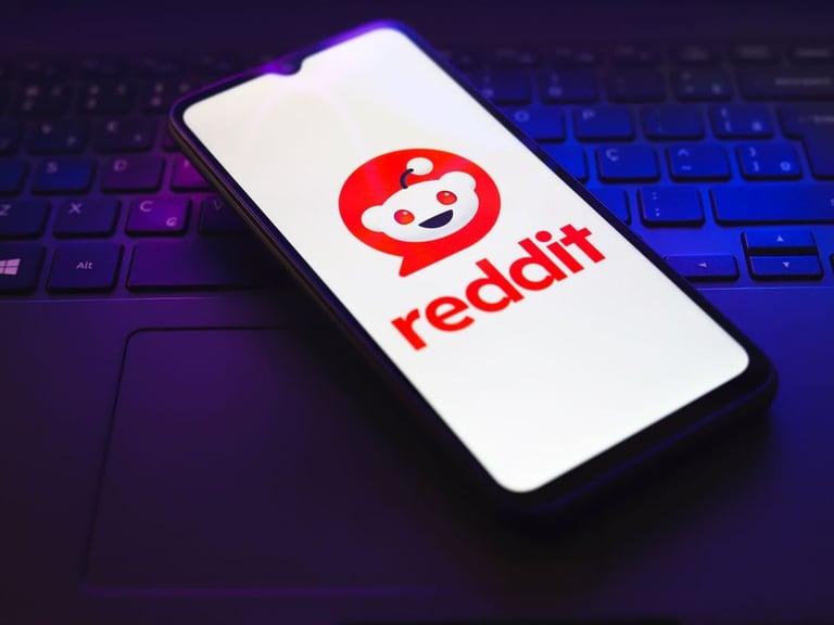 Reddit Eyes Deeper Google Partnership, Seeks New AI Licensing Model Amid Revenue Surge