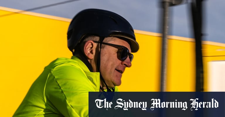 Cycling to Work Cuts Dementia Risk, Study Finds: Boosting Cognitive Health and Public Participation