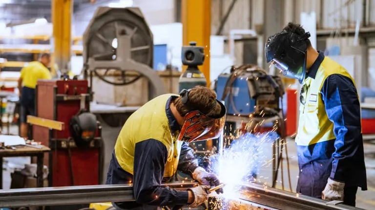 Australia's Economy Outpaces Forecasts, Sparks Rate Hike Speculation Amid Uneven Growth