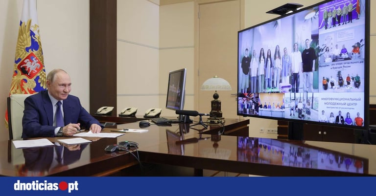 Macron, Putin Hold Pivotal Talks: Ceasefire in Ukraine and Iran Crisis Top Agenda