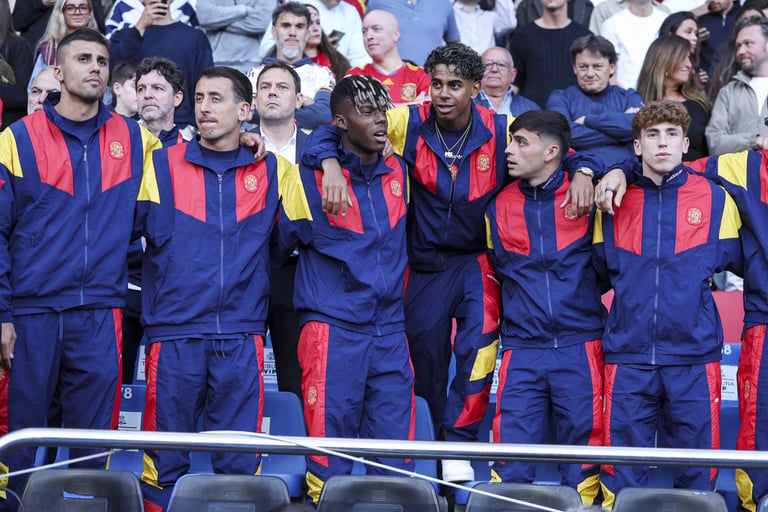 Liverpool Snatches Victor Muñoz from Osasuna: Newcastle Scrambles for Alternatives