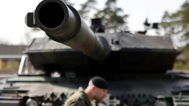 Poland Urges EU to Rethink Defense Financing Amid US Ties Shift