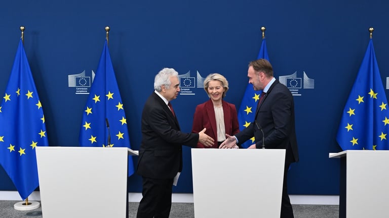 EU Expands Sanctions to Cut Russian Energy Dependence, Set to Ban Gas Imports by 2027
