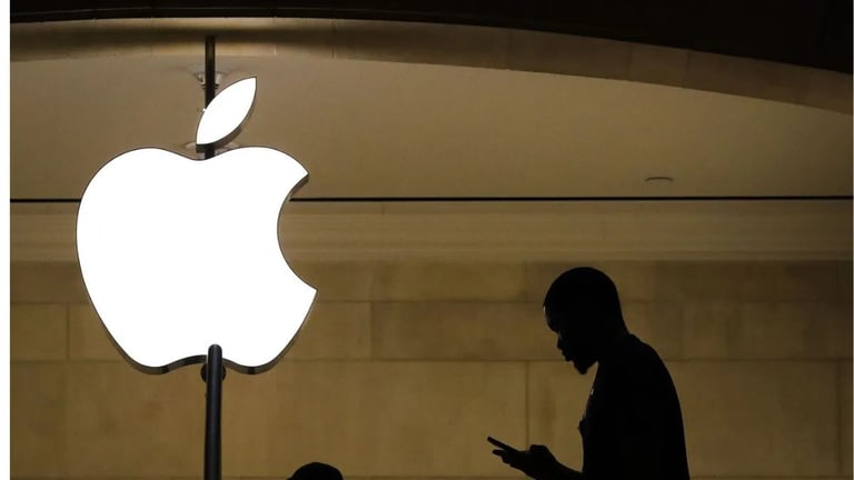 JPMorgan Raises Apple's Price Target Amid Market Surge and AI Strategy Shift