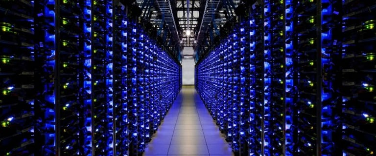 AI Boom Fuels Data Center Surge, Sparks Power Supply Crisis; Tech Giants Turn to Nuclear and Clean Energy Solutions