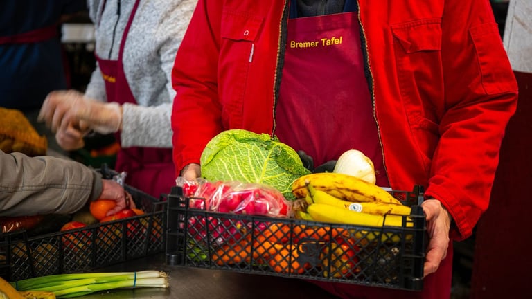 Germany Faces Rising Poverty, Calls for Economic Growth Amid Political Debates