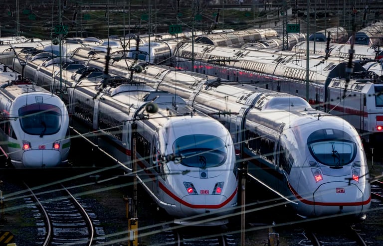 German Railway Strikes End with GDL Union Compromise on Working Hours