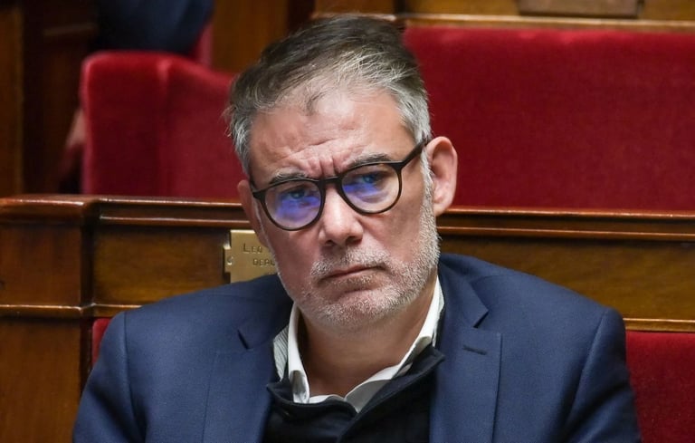 France's Socialist Party Rejects Extreme No-Confidence Motions, Supports Government Stability Amid Mercosur Debates