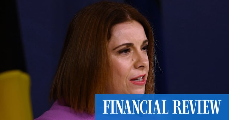 Australian Government Confronts Singtel and Optus CEOs Over Deadly Network Outage