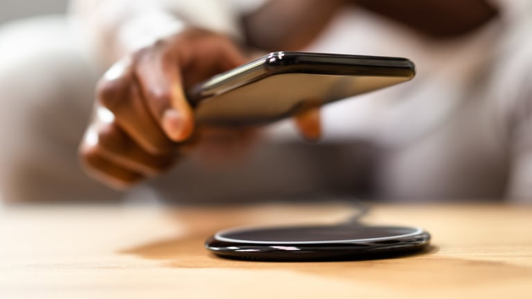 Wireless Charging Revolution: Qi2.2 Powers Up to 25W, Boosting iPhone 16 to 50% in 30 Minutes