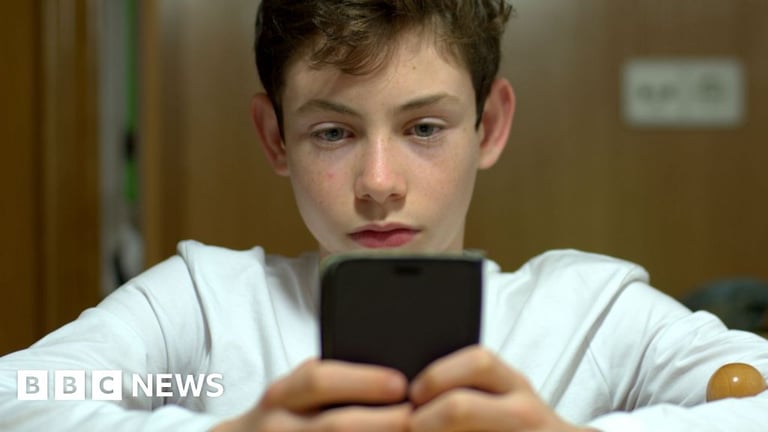 Australia Set to Ban Under-16s from Social Media Amidst Expert Concerns and Public Backlash