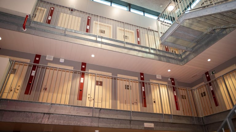 Belgium Enacts Urgent Law to Combat Prison Overcrowding, Prioritizing Alternatives for Short Sentences
