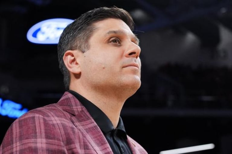 Charlotte Hires NC-Rooted Coach amid Push for Championship Culture; Cincinnati Seeks Replacement