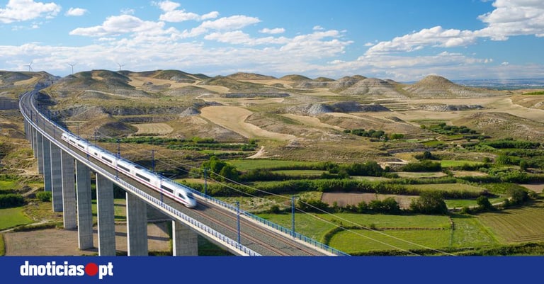 Spanish Train Union Threatens General Strike for Safety After Deadly Crashes