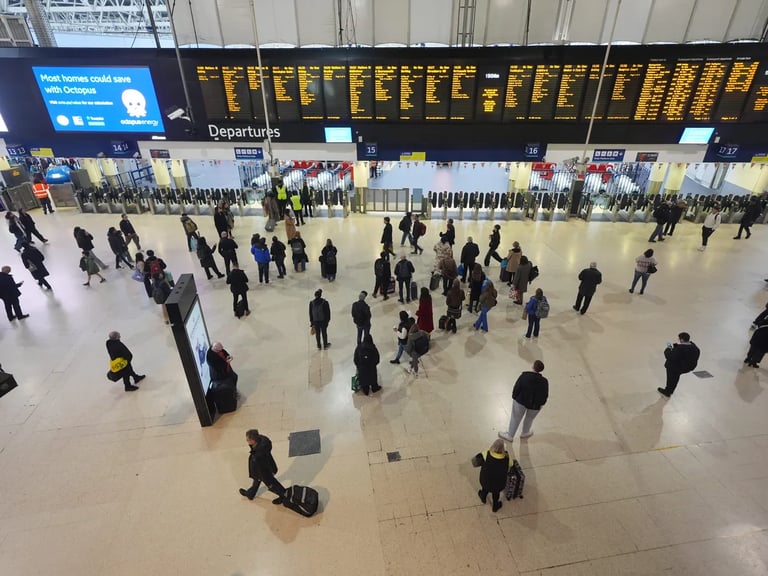 Major Signalling Failure at London Waterloo Causes Travel Chaos, 'Do Not Travel' Warning Issued