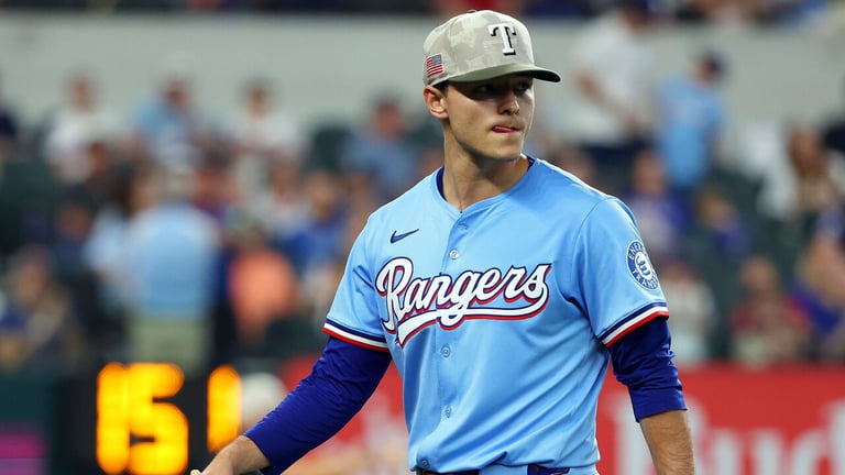 Texas Rookie Leiter's No-Hit Bid Broken by Astros' Diaz; Peña Shines in Astros' Victory