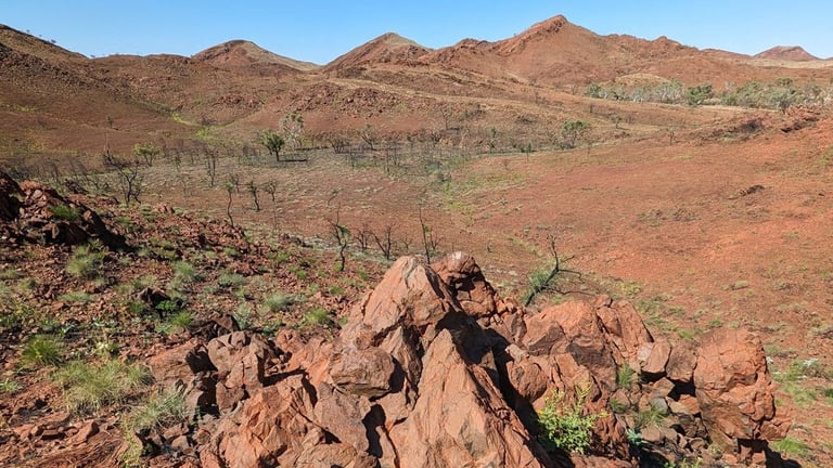 Earth's Oldest Meteorite Crater Discovered in Australia, Transforming Early Life and Geology Insights