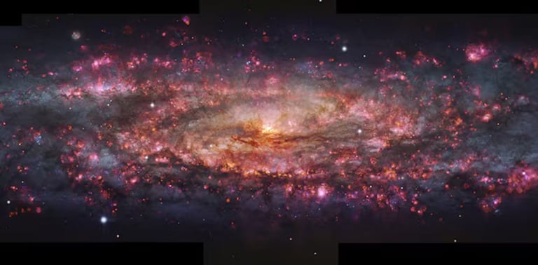 Stunning New Image of Sculptor Galaxy Unveils Star Formation Secrets