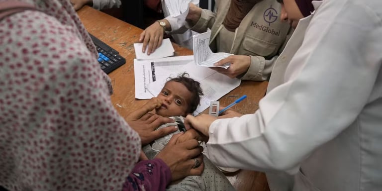 Gaza Conflict Intensifies: Humanitarian Crisis Worsens Amidst Political Turmoil and Escalating Violence