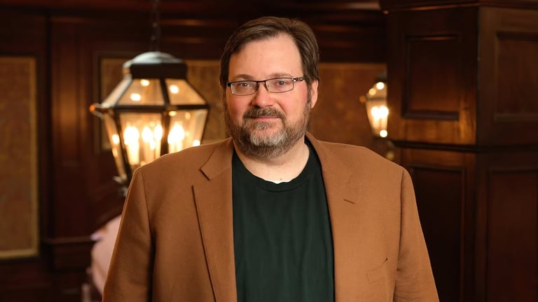 Brandon Sanderson Reveals Dune as His Favorite Book, Highlights Originality in Familiar Plots