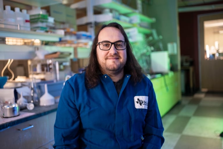 Breakthrough Chemical Reaction Speeds Up Cancer Drug Synthesis at Room Temperature