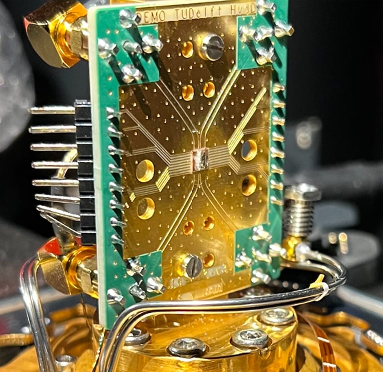 Breakthrough: Quantum Gates Achieve Error Rates Below 0.1% on Diamond Chip, Paving Way for Practical Quantum Computing