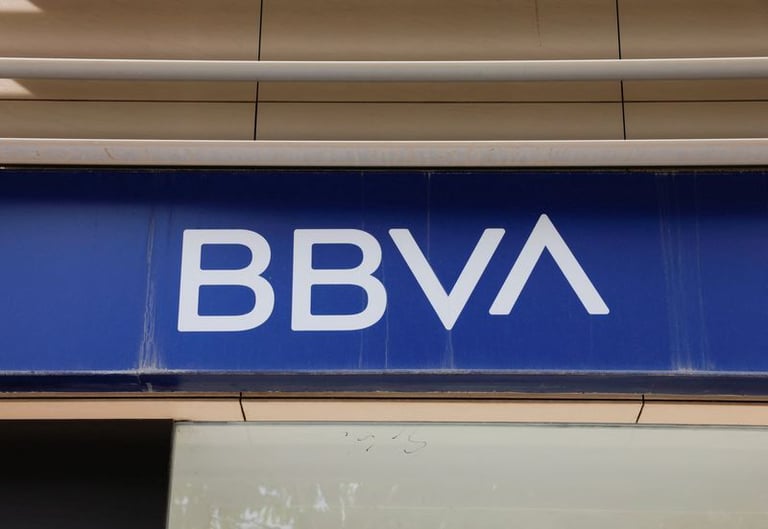 BBVA Urges Wealthy Clients to Invest 3-7% in Bitcoin Amid Crypto Surge