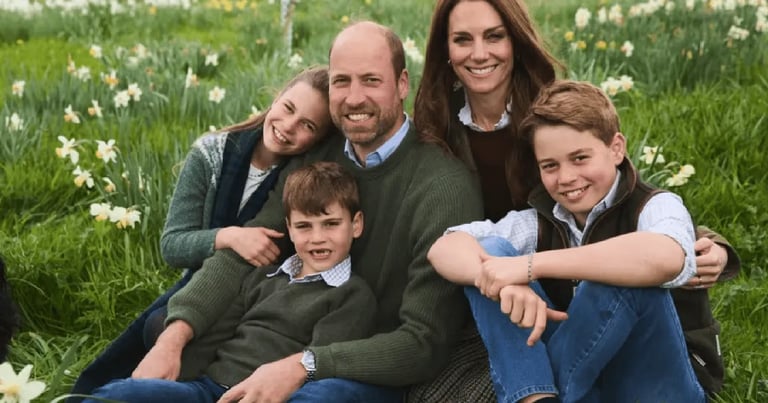 Prince William & Kate's Family Christmas Card: A Cozy, Modern Royal Portrait Amid Recovery Journey