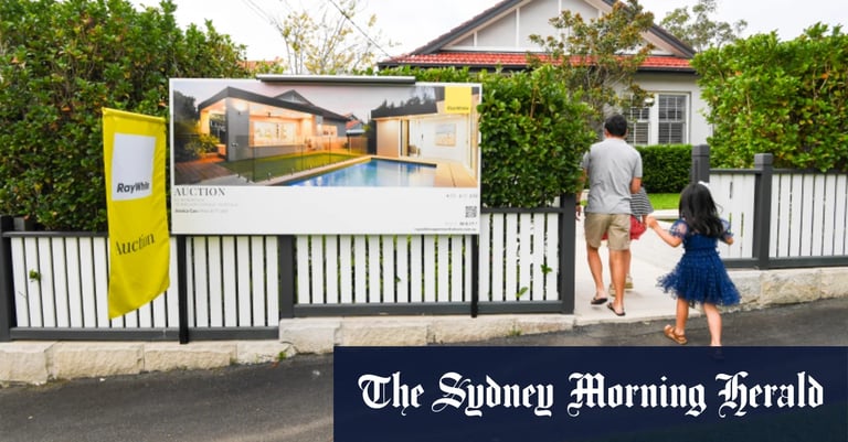 Australian Lenders Offer 40-Year Home Loans Amid Housing Crisis, Sparking Debate on Long-Term Costs