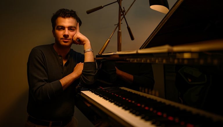 University Student Saves Concert with Dazzling Improvisation After Keyboardist Falls Ill