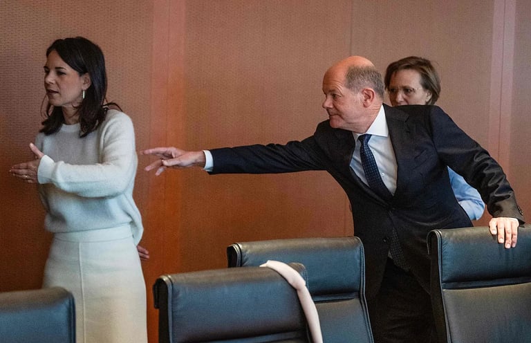 German Foreign Minister Slams Scholz Over Ukraine Aid Delay Amid Internal Government Clash