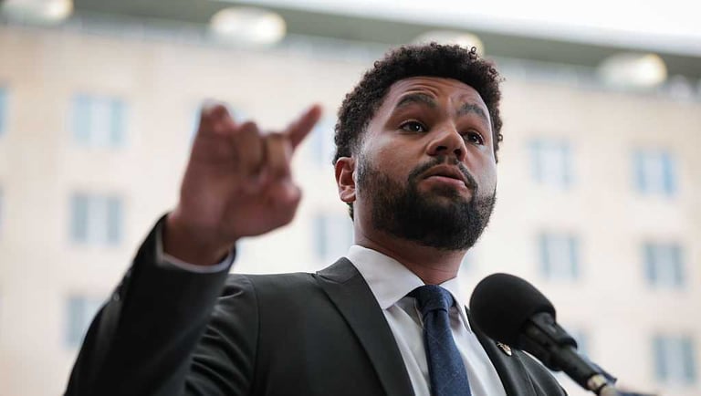 Rep. Frost Introduces SUDEM Act to Reform ICE Detention Practices, Boost Transparency